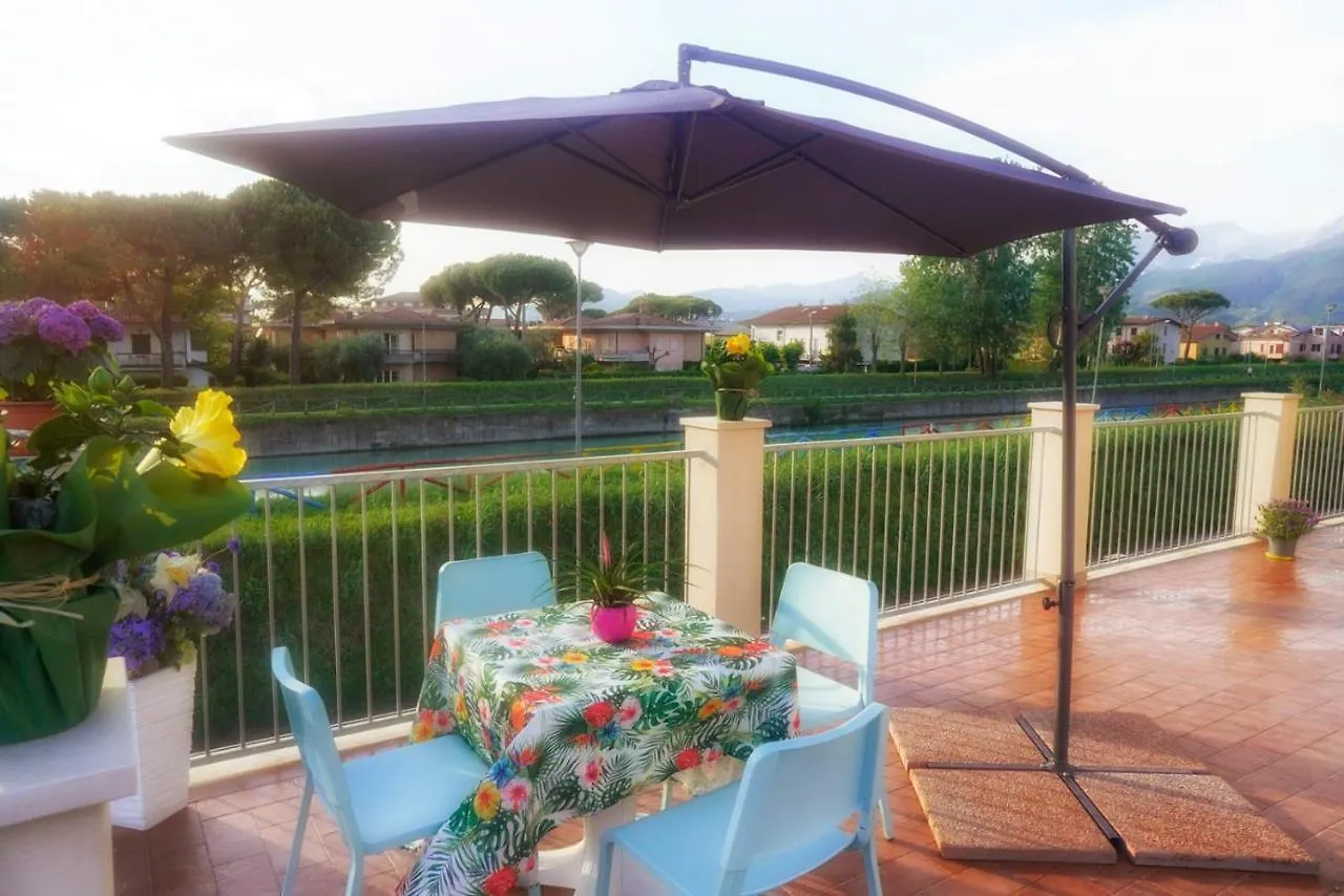 Apartament Residence Deamarina Marina di Massa Włochy